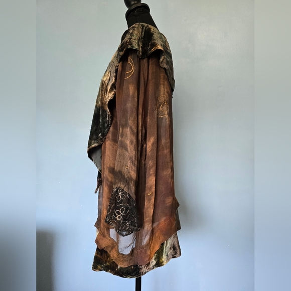 URU Mixed Media Velvet Tunic Top Brown One Size - Picture 3 of 9
